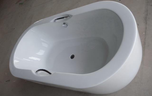 Big and Extra Large Freestanding Bath Tubs