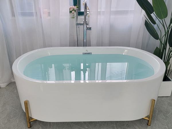 Oval Freestanding Soaking Bathtub