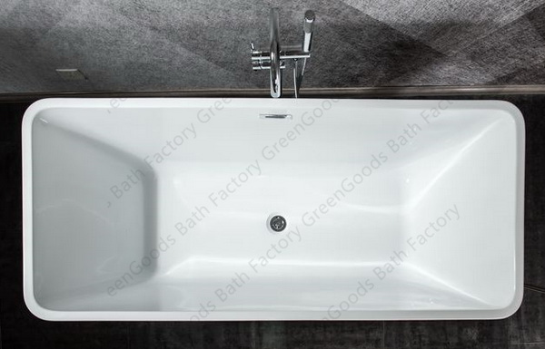 Freestanding bathtub with adjustable legs