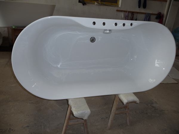 freestanding tub with faucet drillings