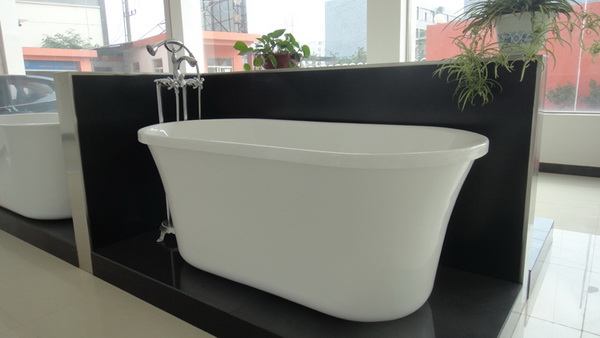 freestanding tub front and side view