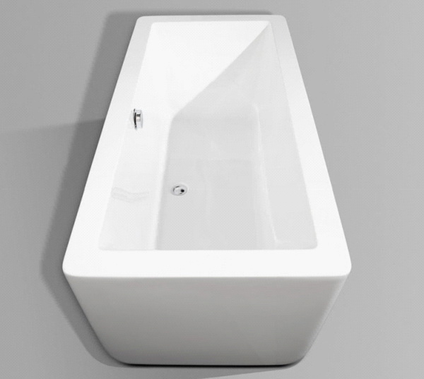 free standing soaking tub from top view