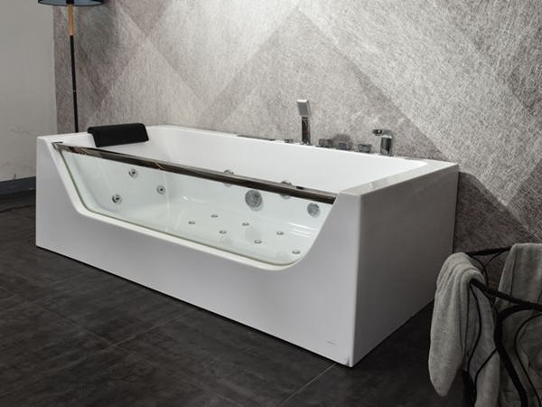 Luxury Jacuzzi Bath Tub, 1500 x 1500 corner bath with whirlpool and air jets
