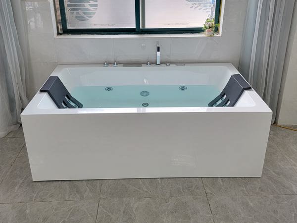Acrylic Whirlpool Bathtub With Chromatic Lamp