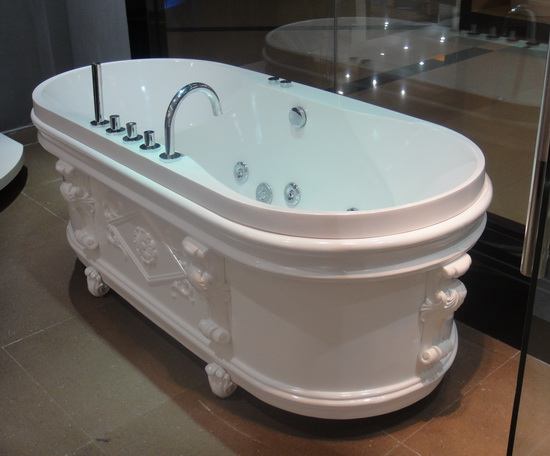 claw tub with jets